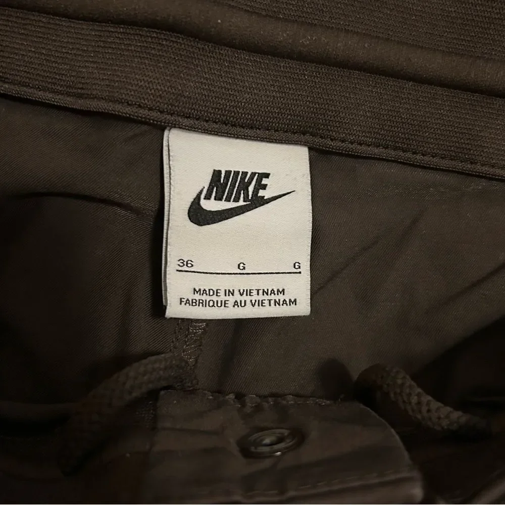 Nike Sportswear Mens Size 36 Essentials Unlined Cropped Pants